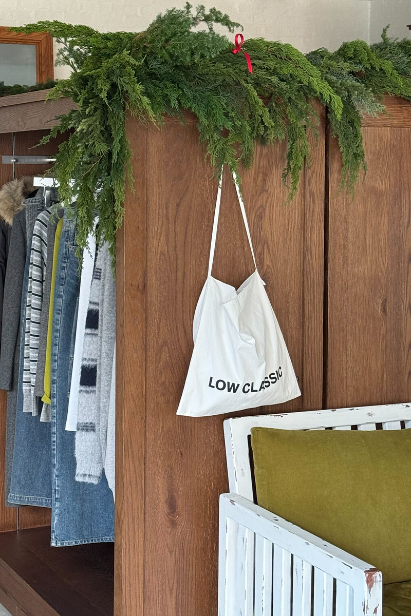 로우클래식, 성수 86 스토어에 7미터 대형 크리스마스트리 설치 1788-Image